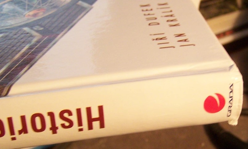 HISTORIE AUTOMOBILŮ ŠKODA (sleva 54% - viz popis)